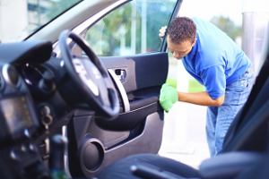 scopri come laviamo la tua auto